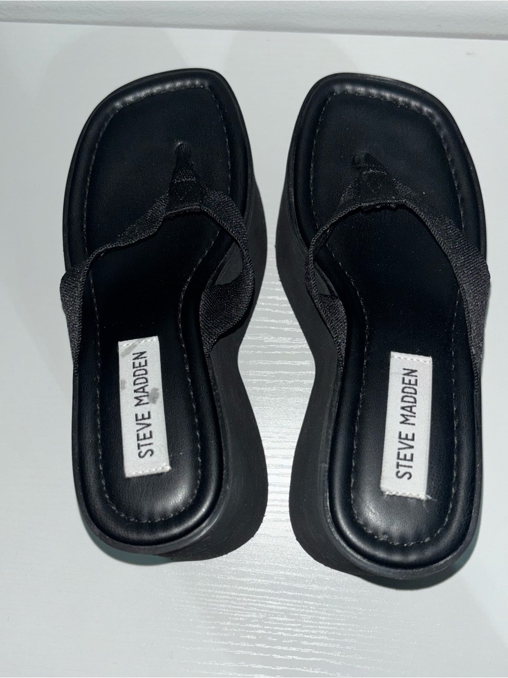 Steve Madden Black Platform Thong Sandals - Chunky Elevation - Picture 3 of 6